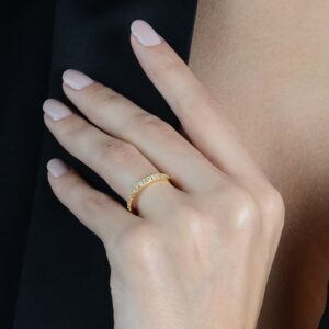 Anel Dourado Aparador Cravejado de Zircônia